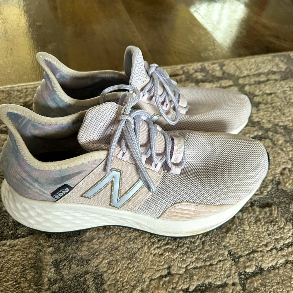 New Balance Fresh Foam Roav Size 8